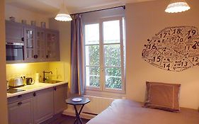 Petit Paris - Oasis In Marais
